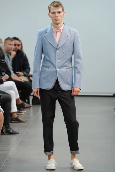 Look 25